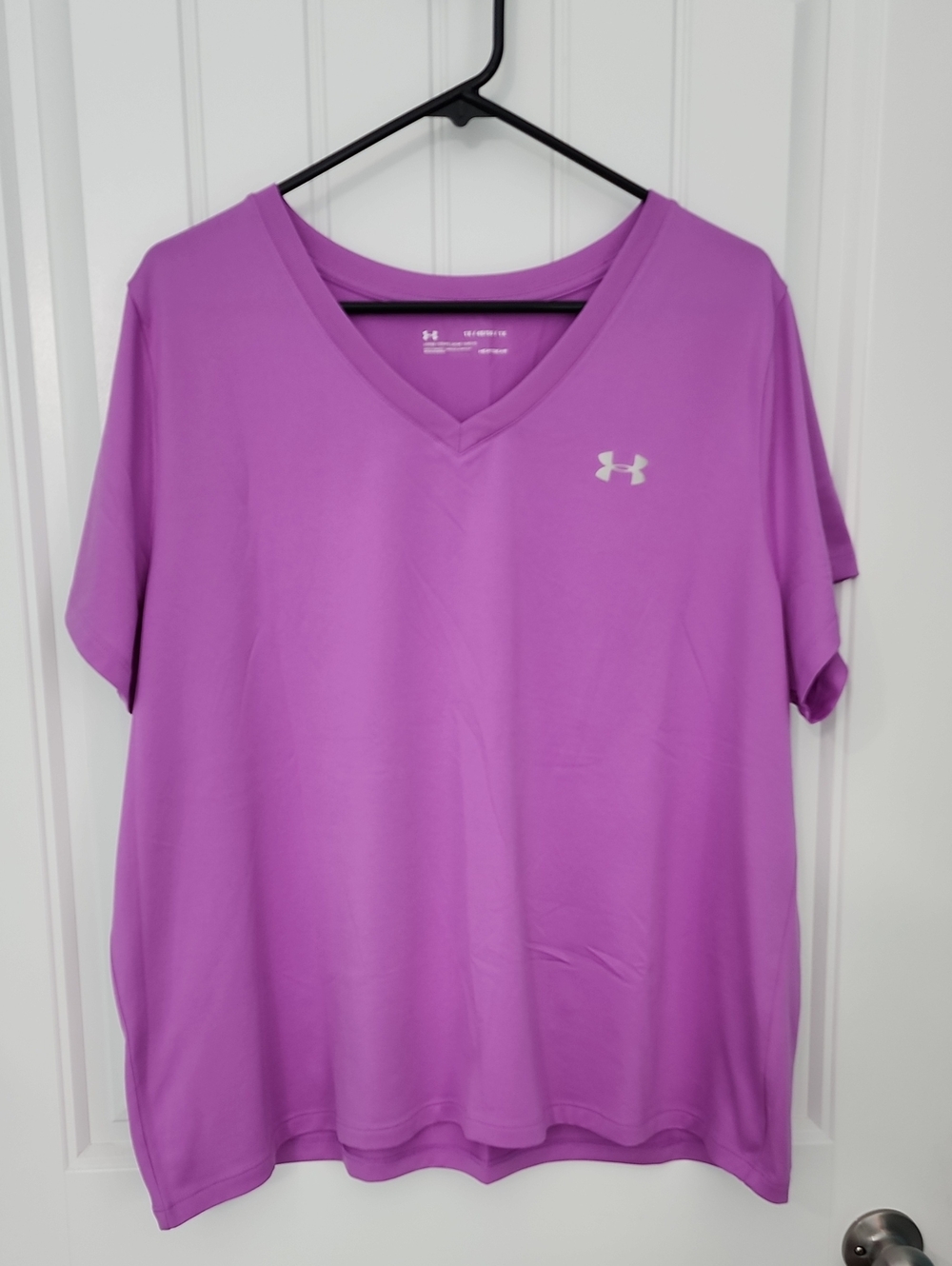 Under Armour Women's Purple V-Neck Performance Tee, Size 1X